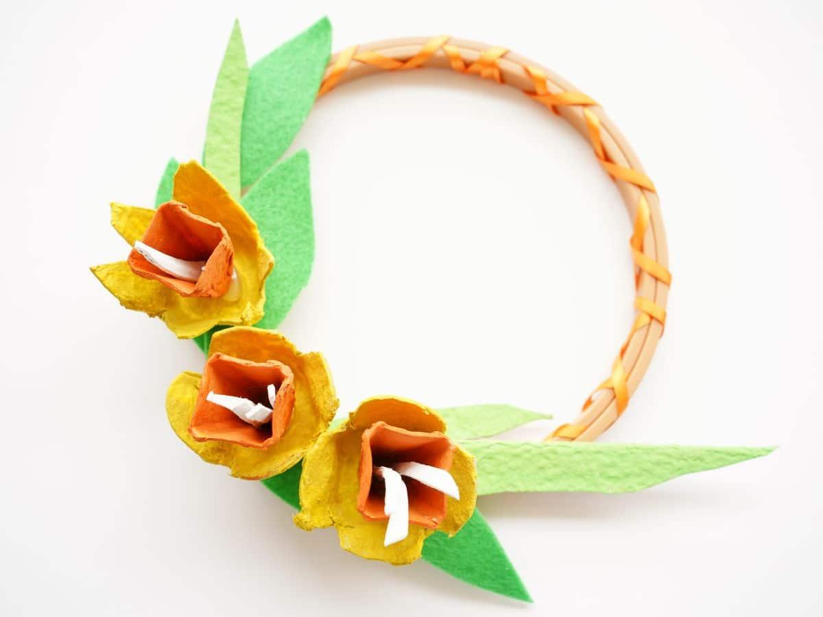 egg carton daffodil wreath